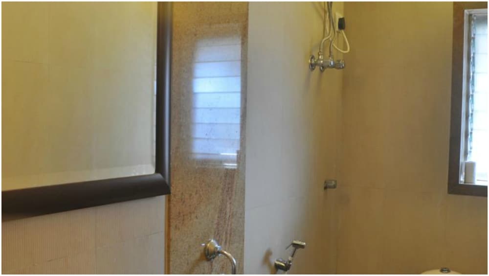 Room - Photo 14