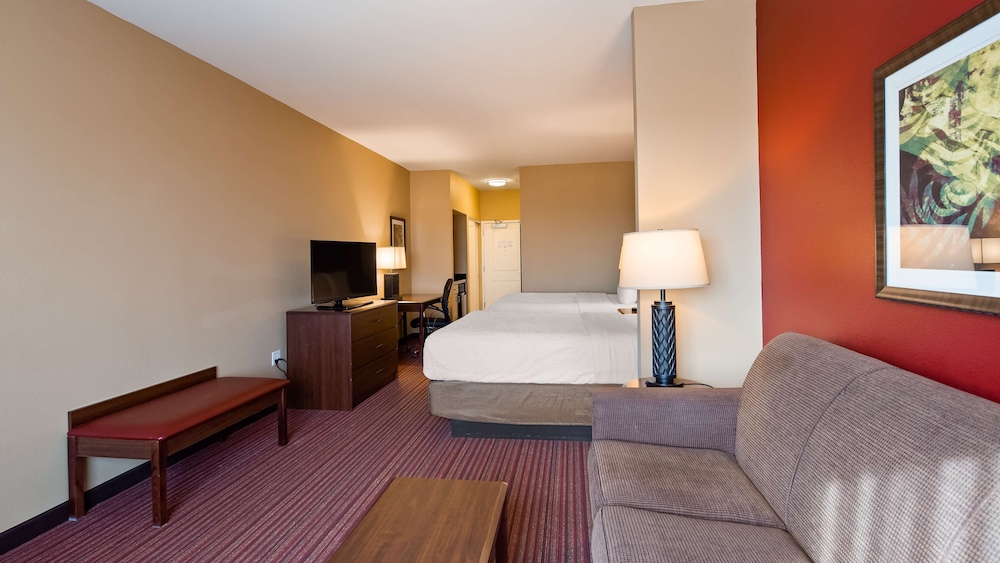 Suite, 2 Queen Beds, Accessible, Bathtub (with Sofabed) photo 2