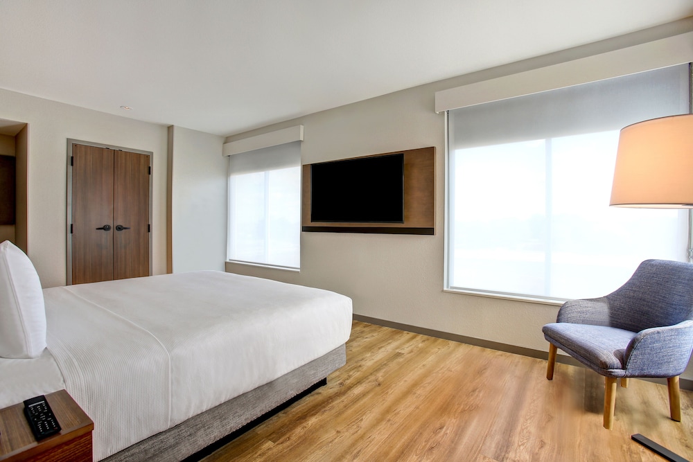 ADA Suite, 1 Bedroom (Shower) - Photo 3