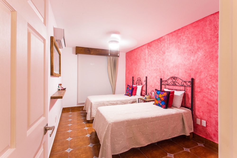 Two Bedroom Master Suite with Balcony, Kitchenette and Pool View photo 3