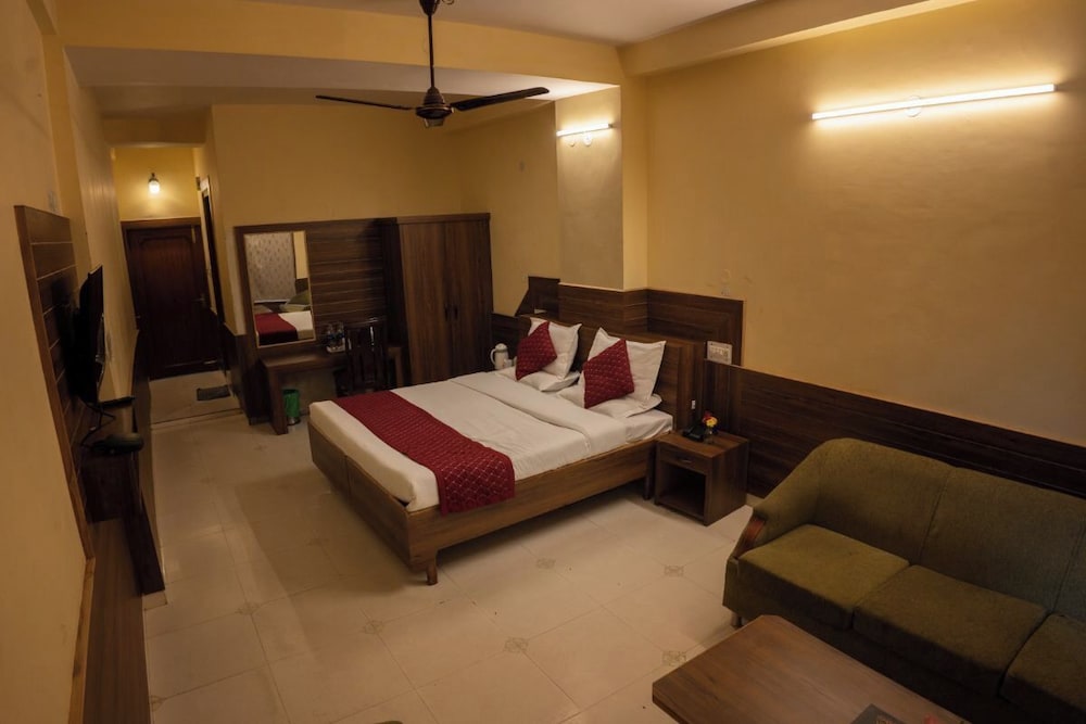 Deluxe Room - Photo 8