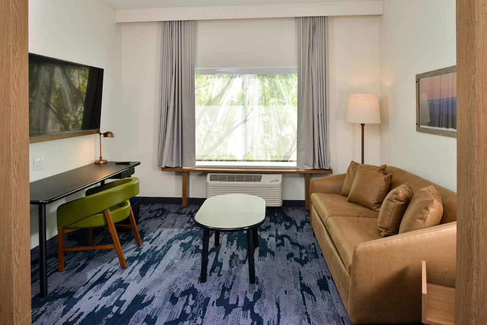 Suite, Multiple Beds - Photo 5