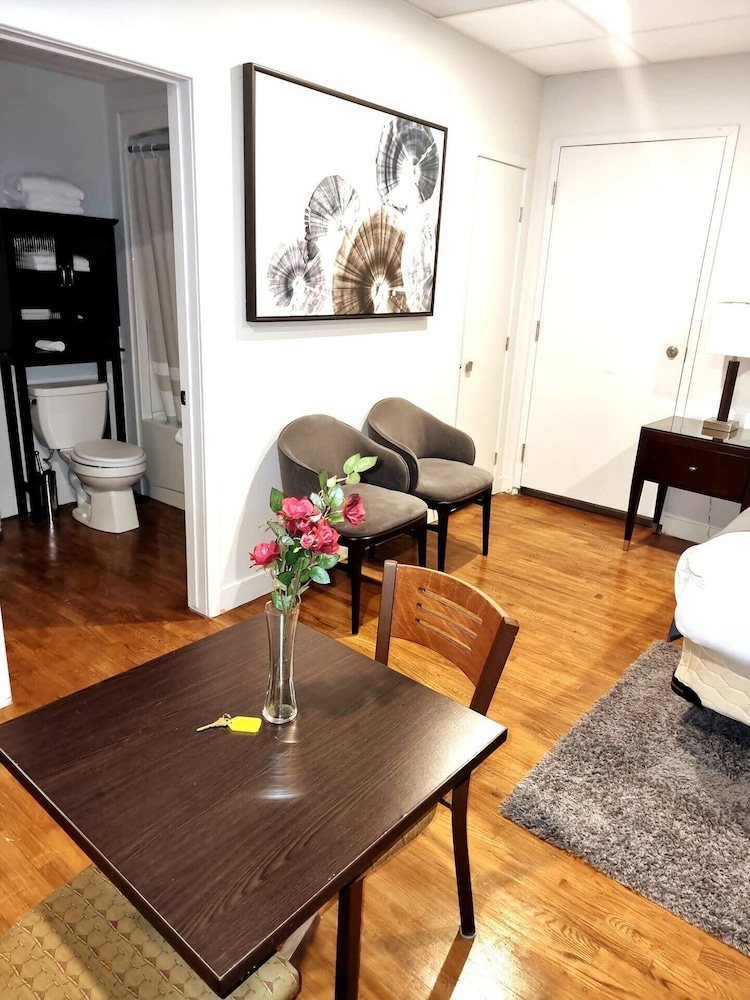 Suite #1 - 18 photo 1