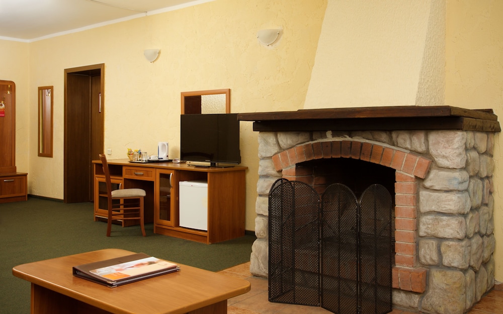 Suite, Fireplace photo 1