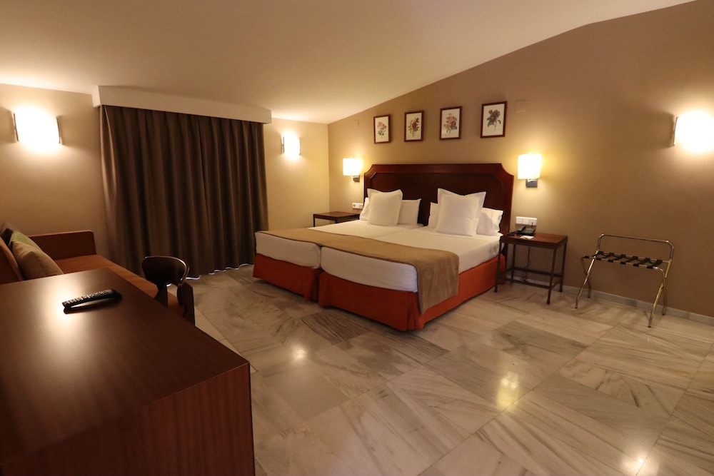 Double Room - Photo 8