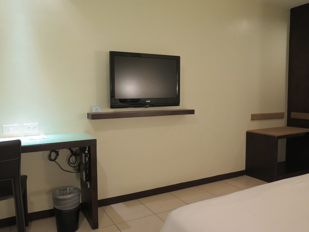 Standard Queen Room - Photo 6