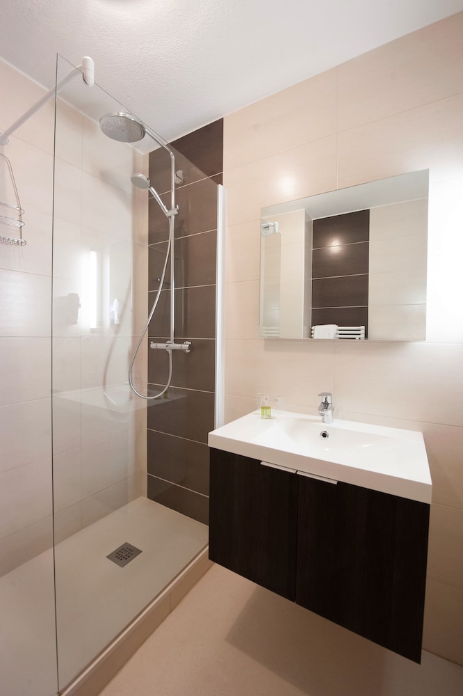 Triple Room, Balcony - Photo 4