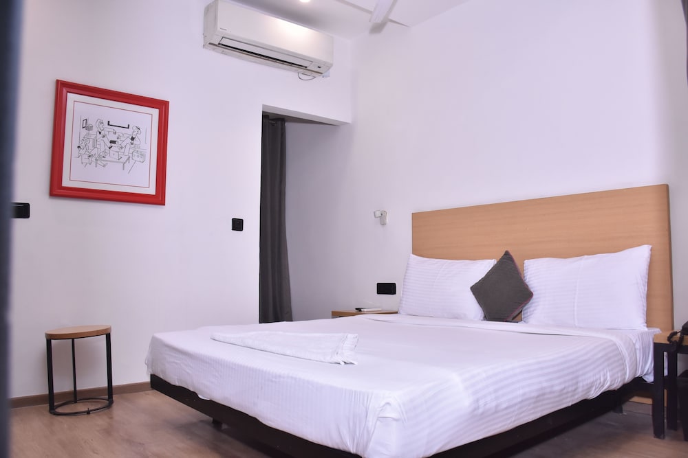 Deluxe Room - Photo 6