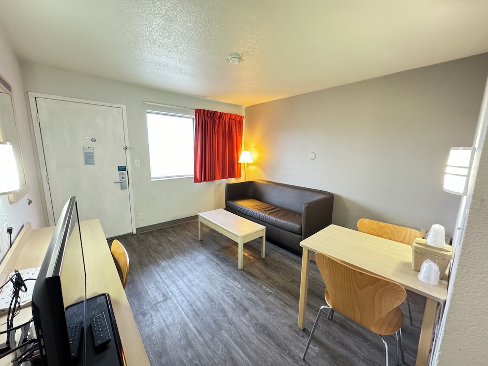 Standard Suite, 2 Double Beds, Non Smoking, Kitchenette - Photo 16