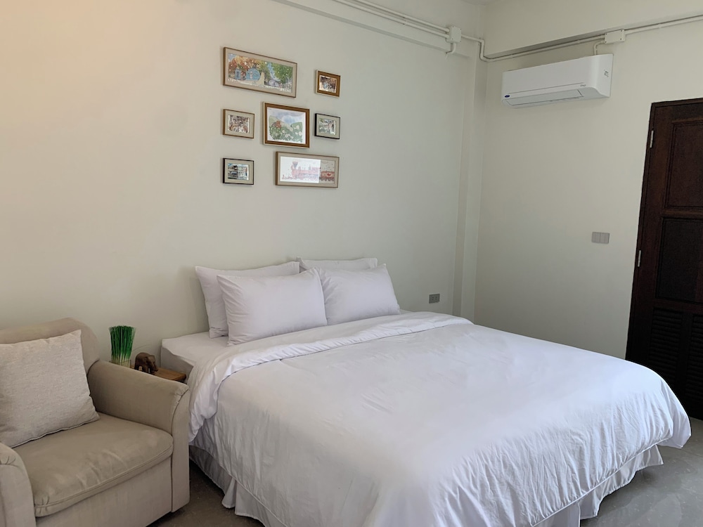 Single Room photo 2