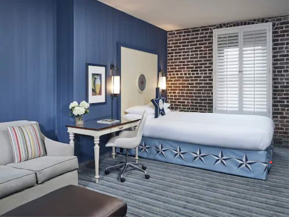 Room, 1 Queen Bed (Courtyard) - Photo 3