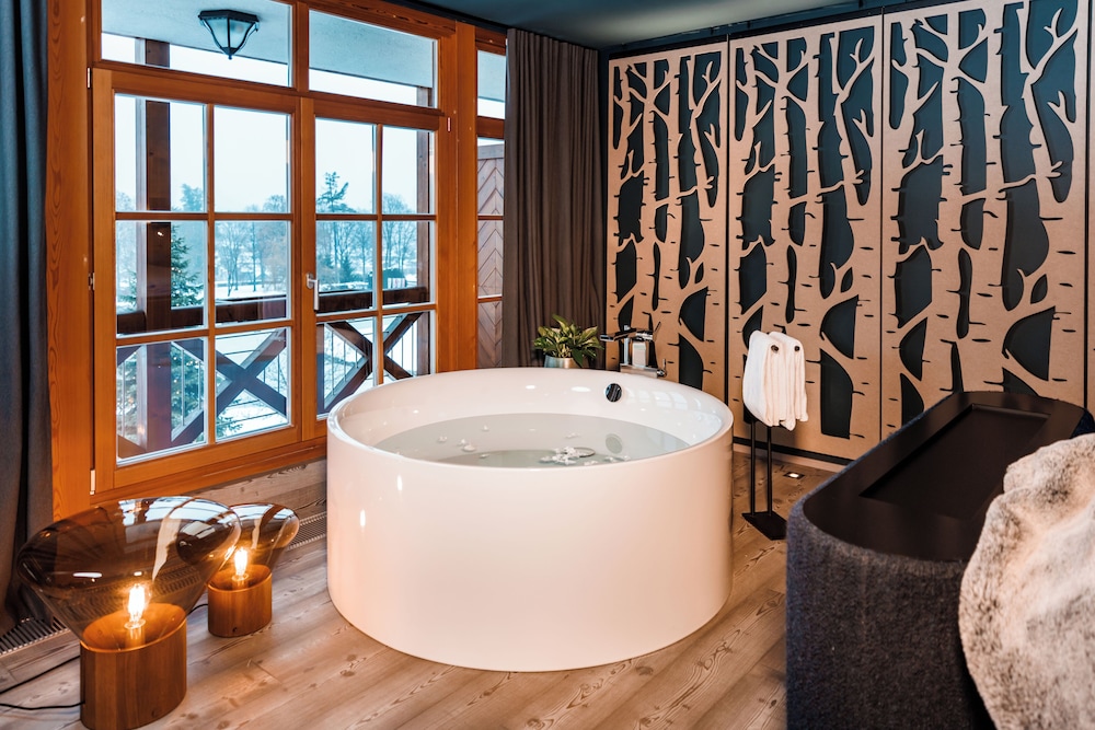 SPA Suite - Photo 3