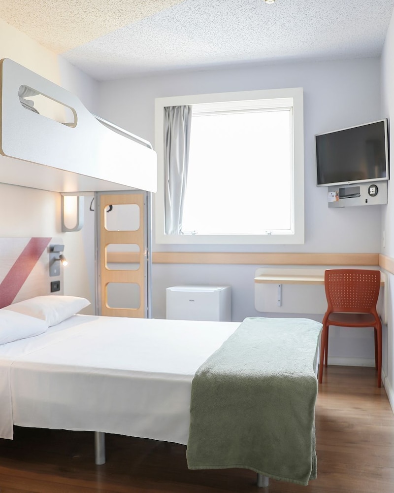 Superior Apartment, Multiple Beds (with 1 double bed and 1 extra bed) thumbnail 5