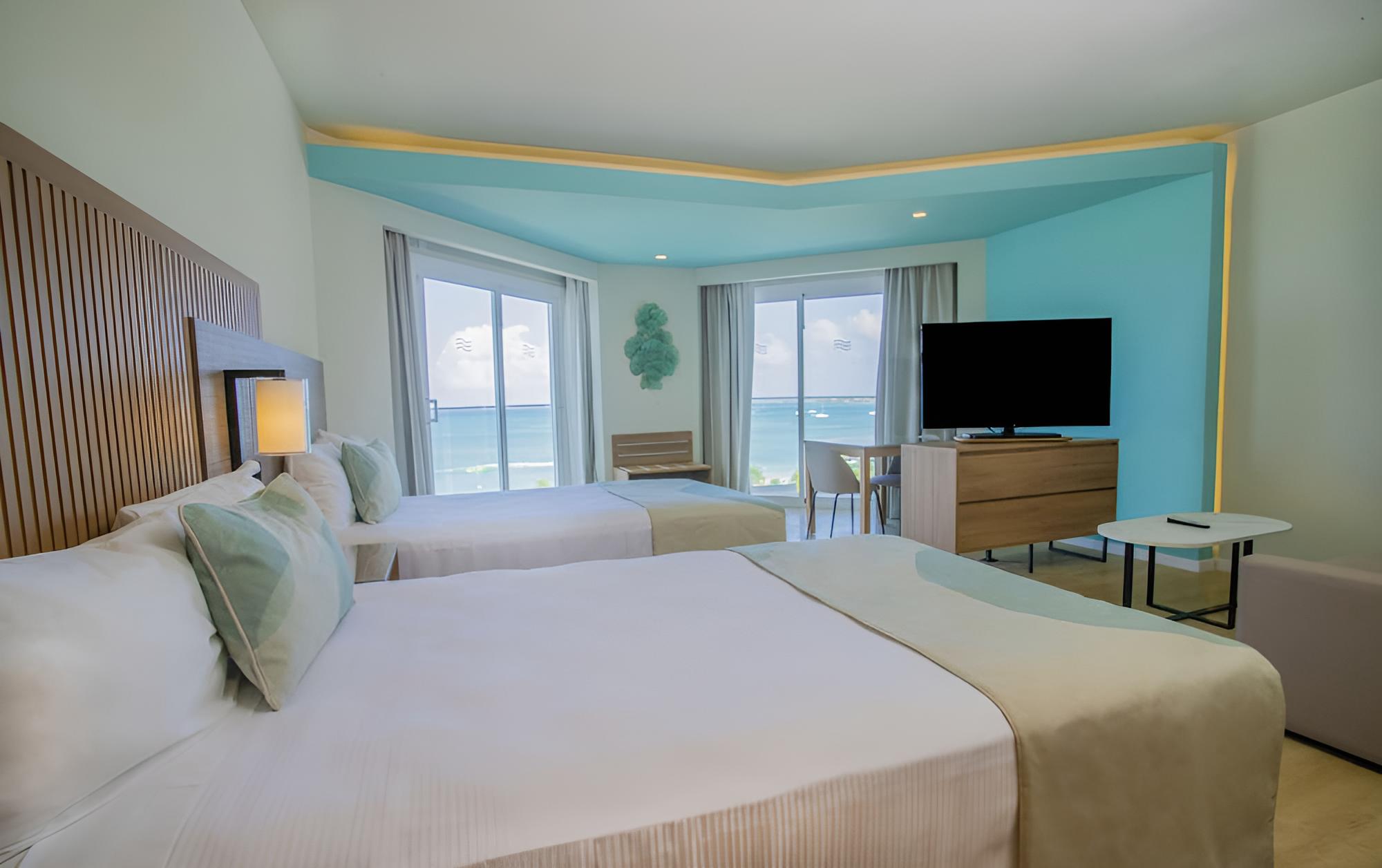 Junior Suite, Oceanfront (Elite Club, B2C-US) - Photo 1