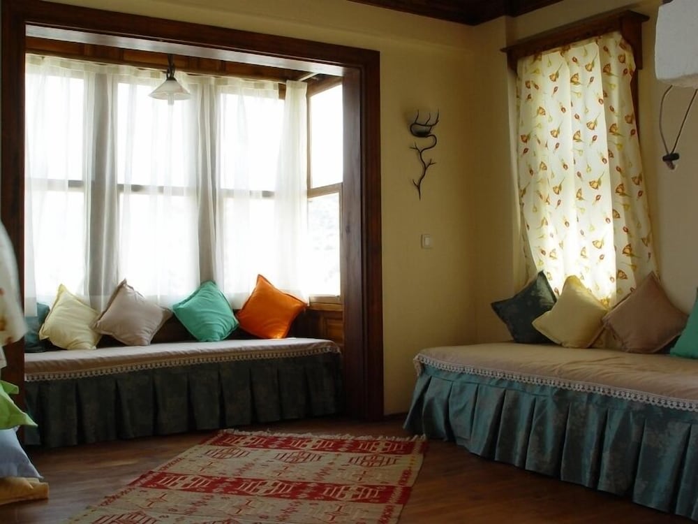 Traditional House photo 2