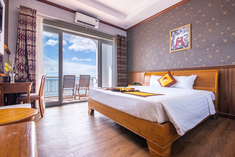 Deluxe Double or Twin Room, Ocean View - Photo 1