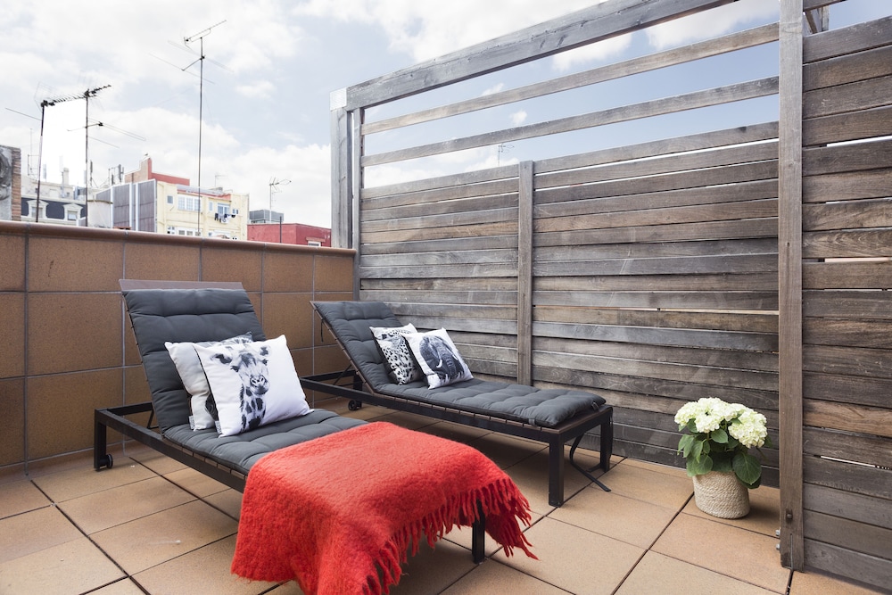 Design Penthouse, 2 Bedrooms, Terrace photo 3