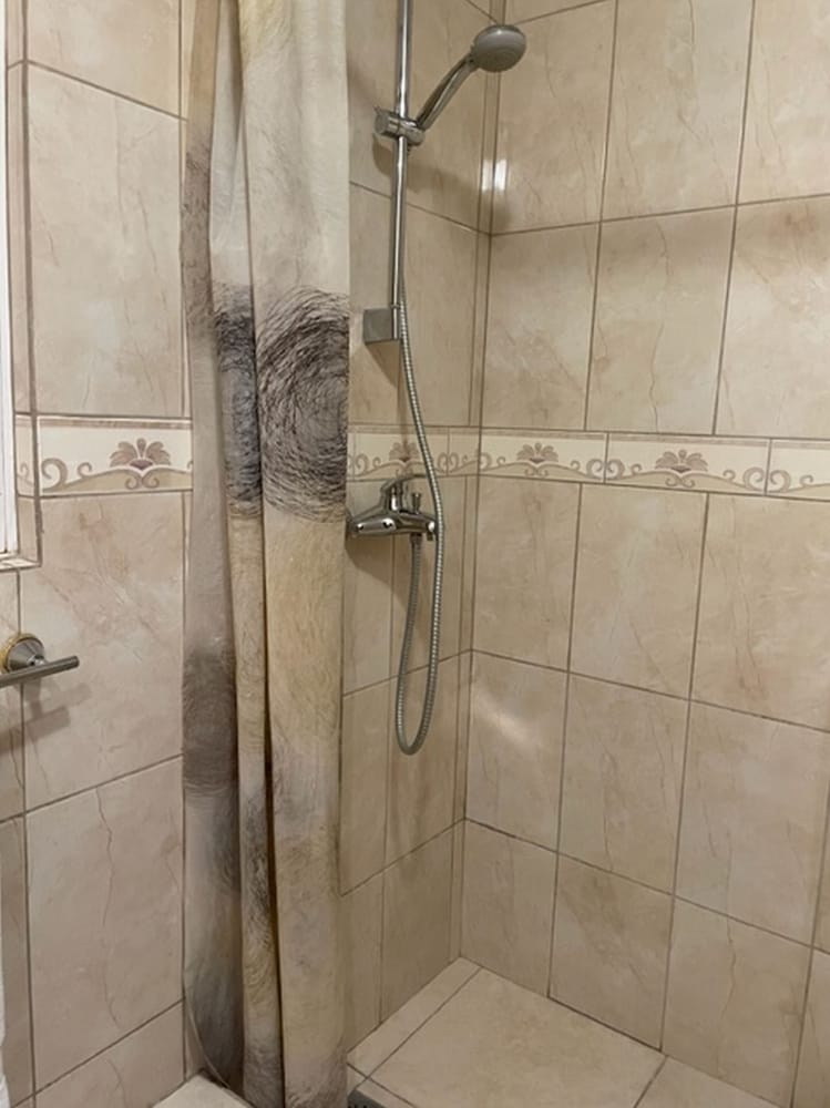 Comfort Studio, 1 Queen Bed, Non Smoking, Garden View (312)