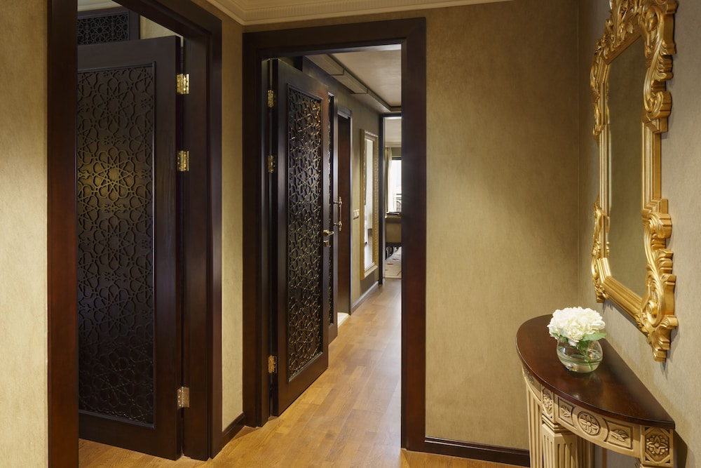 Grand Deluxe Two-Bedroom with balcony, access to luxury spa facilities and Kids & Teens Club thumbnail 5