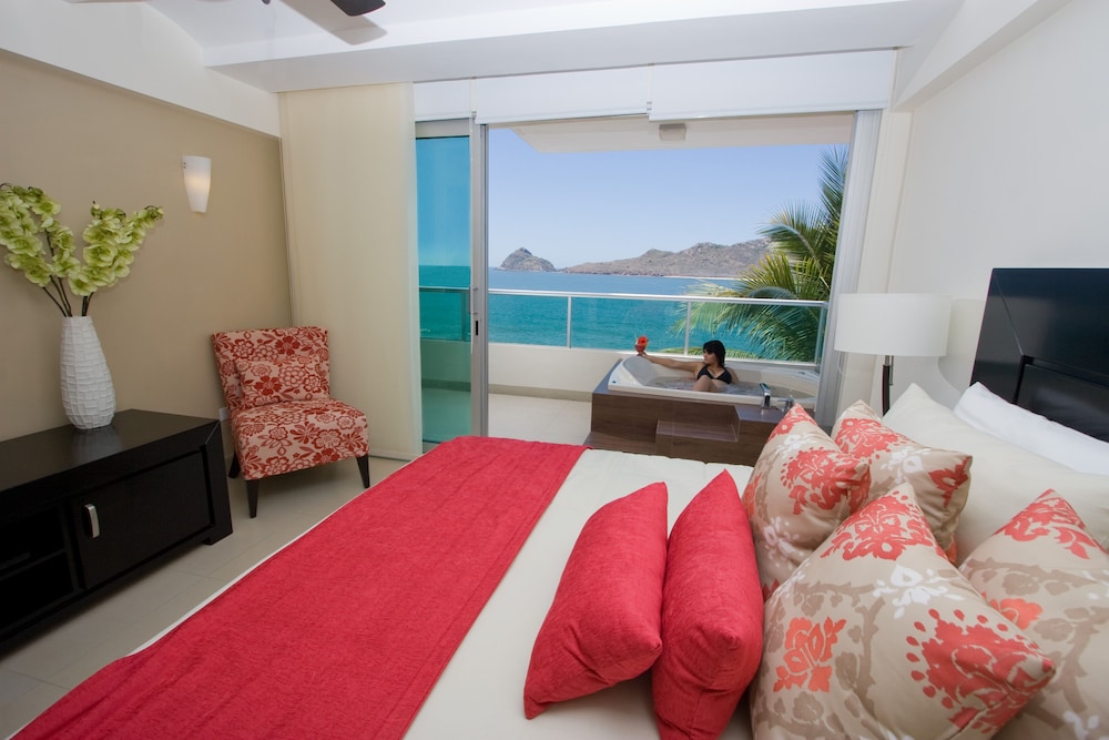 Deluxe Suite, Hot Tub, Sea View