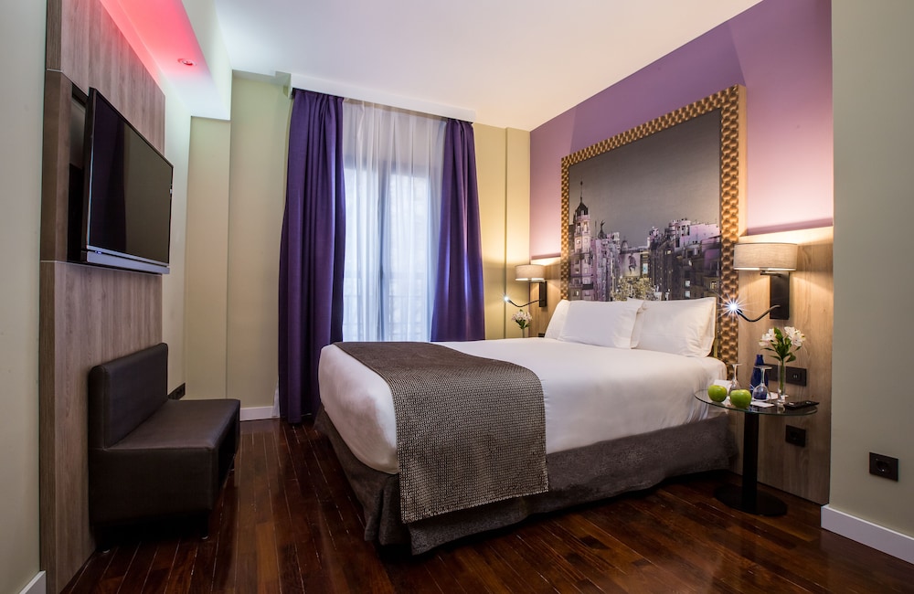 Deluxe Room - Photo 3