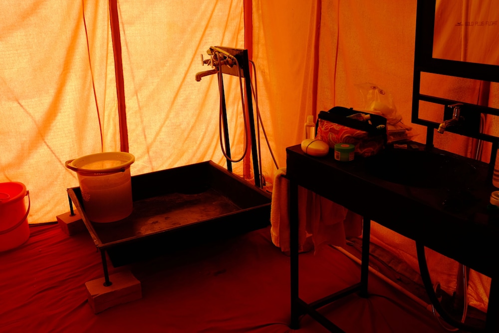 Super Deluxe Swiss Tent photo 1