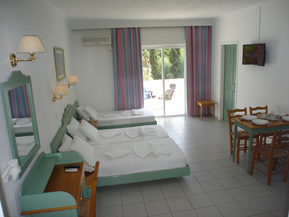 Family Apartment, Partial Sea View