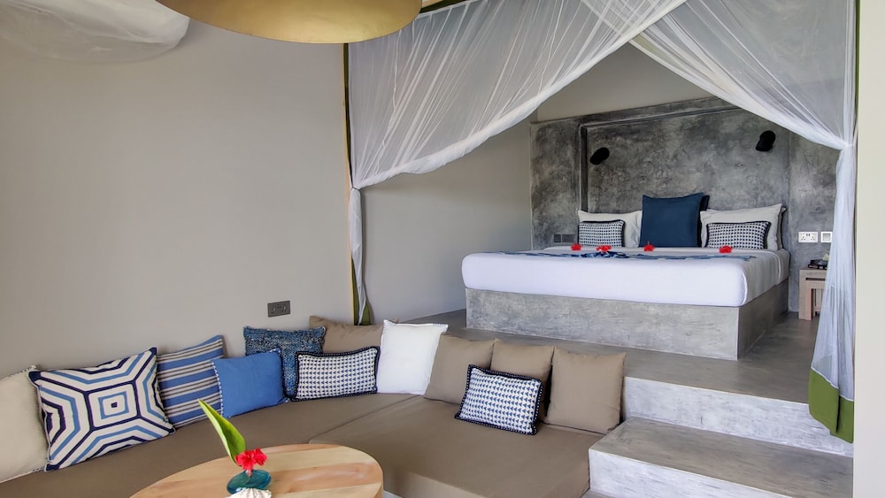 Deluxe Room, Pool View