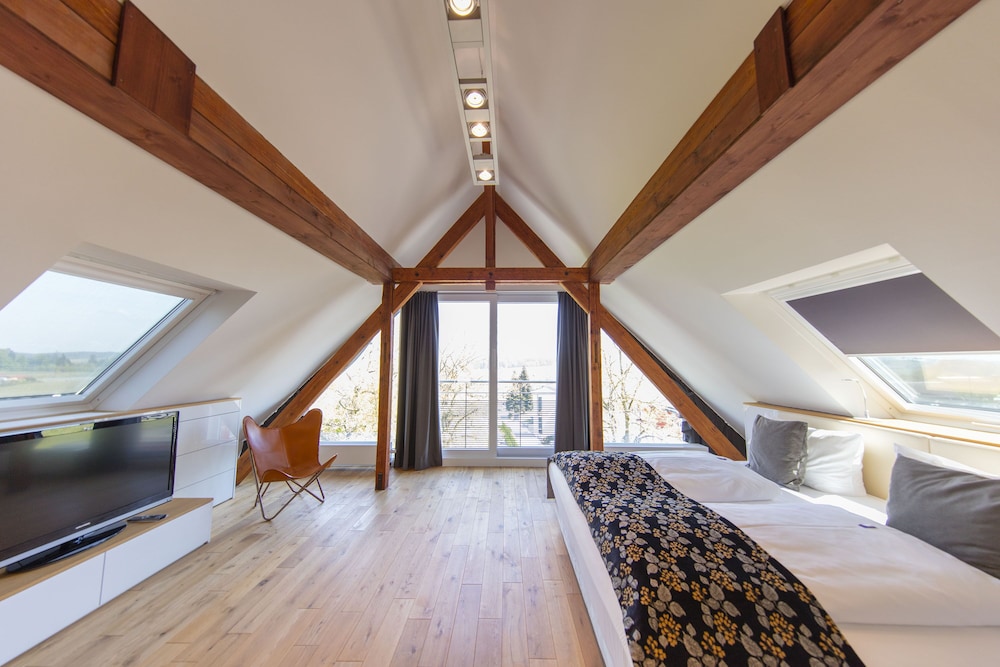 Suite (OnTheTop) photo 1