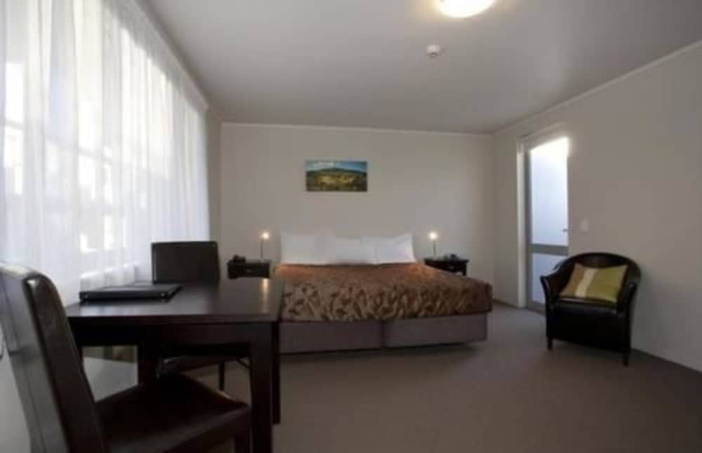 Standard Suite, 1 Bedroom, Non Smoking, Kitchenette