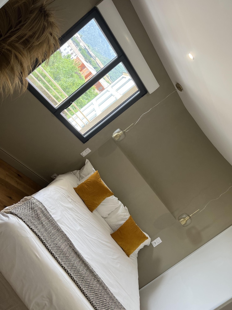 Deluxe Apartment, Ensuite - Photo 6