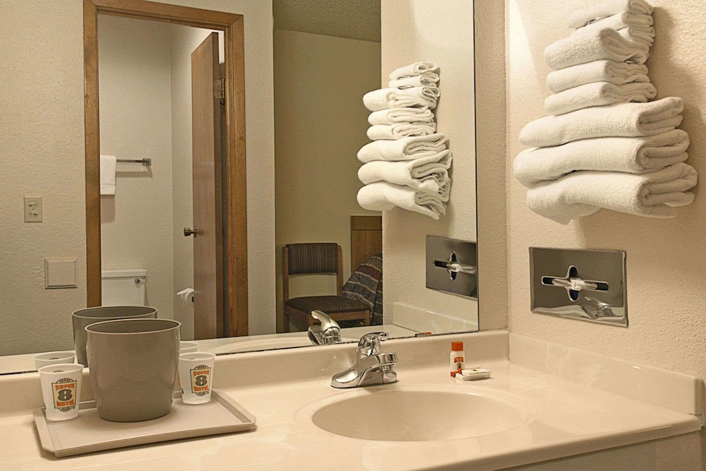 Suite, 1 King Bed, Accessible (Accessible Tub) - Photo 4