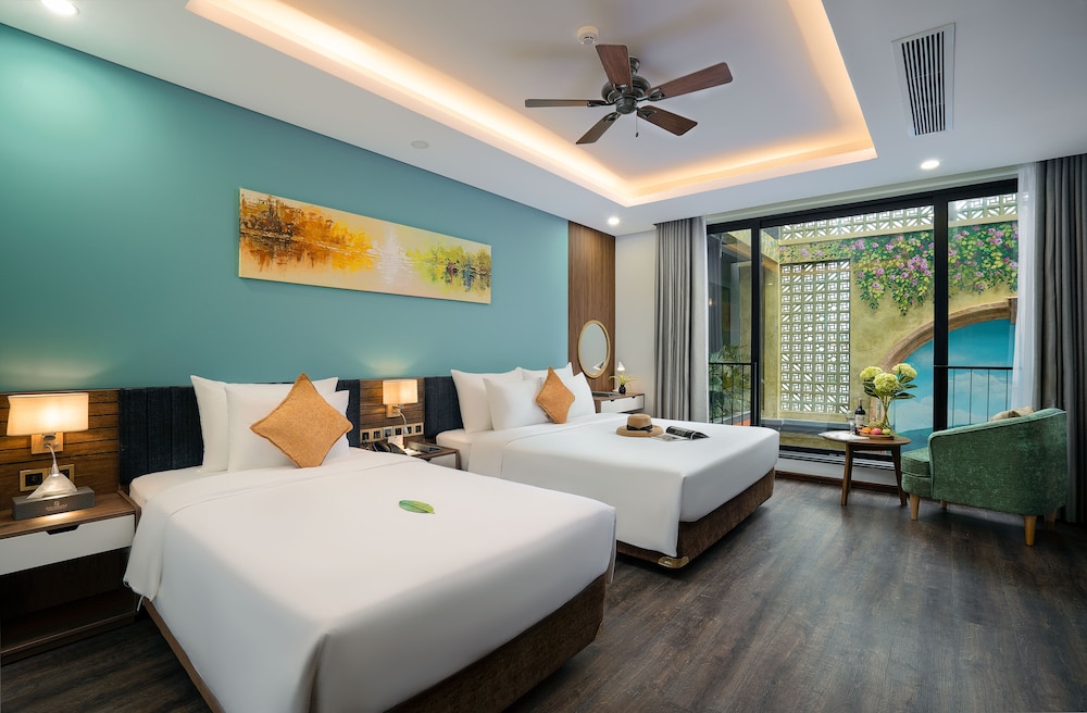 Deluxe Triple Room with Pool View - Photo 1