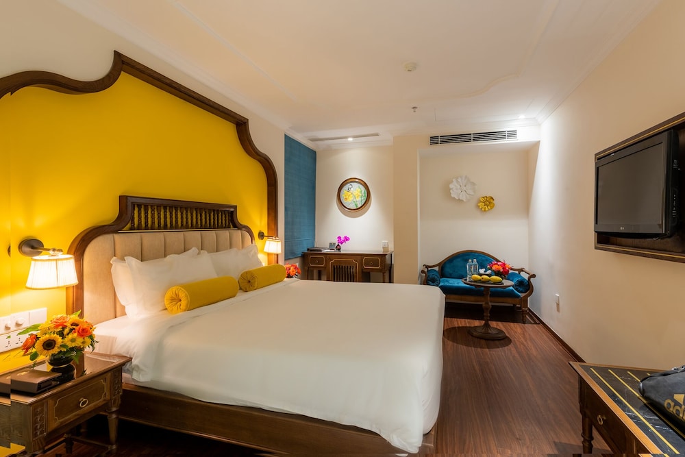Deluxe Double or Twin Room, Internal Window photo 2