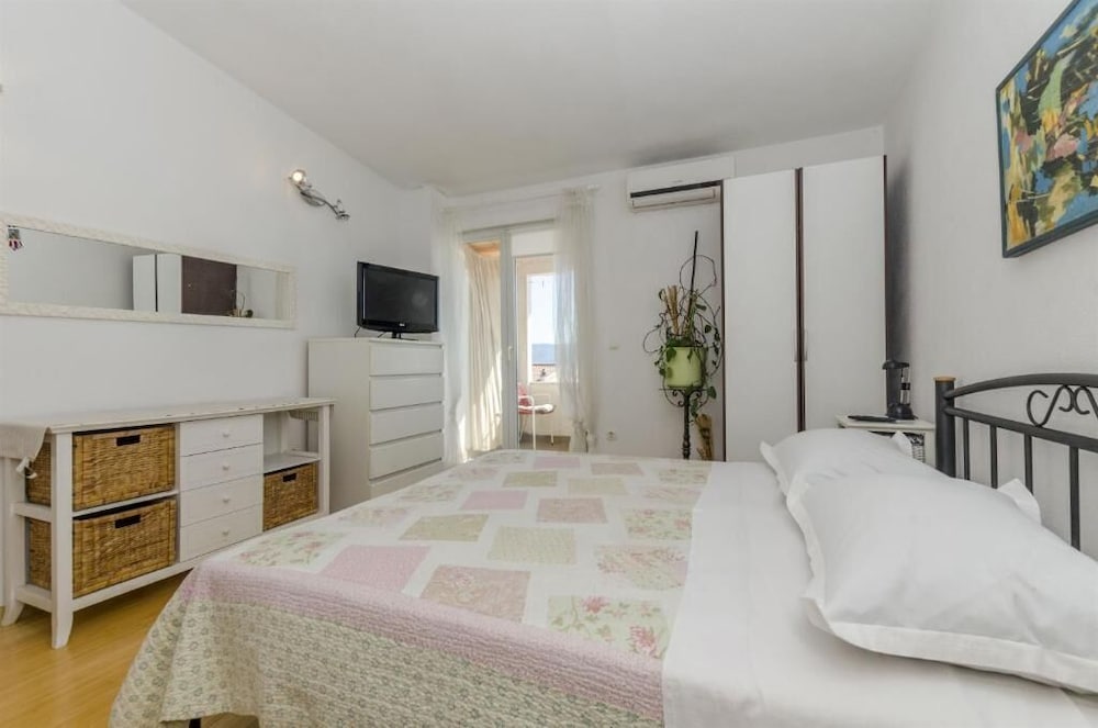 Apartment (A4) photo 1