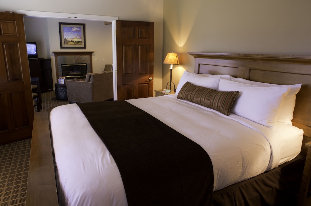Deluxe Suite, Multiple Beds, River View photo 1