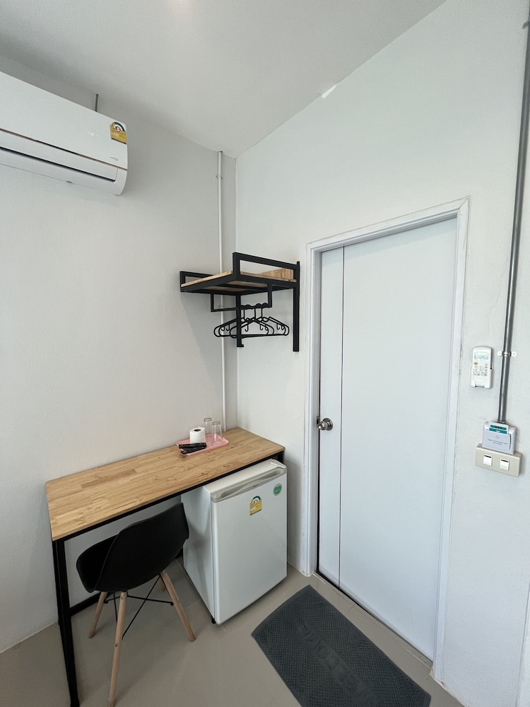 Standard Twin Room - Photo 4
