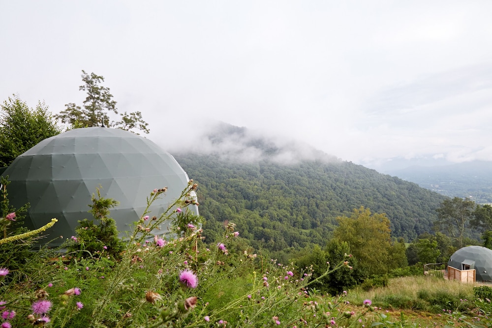 Luxe Dome + Hot Tub + Mountain View photo 3