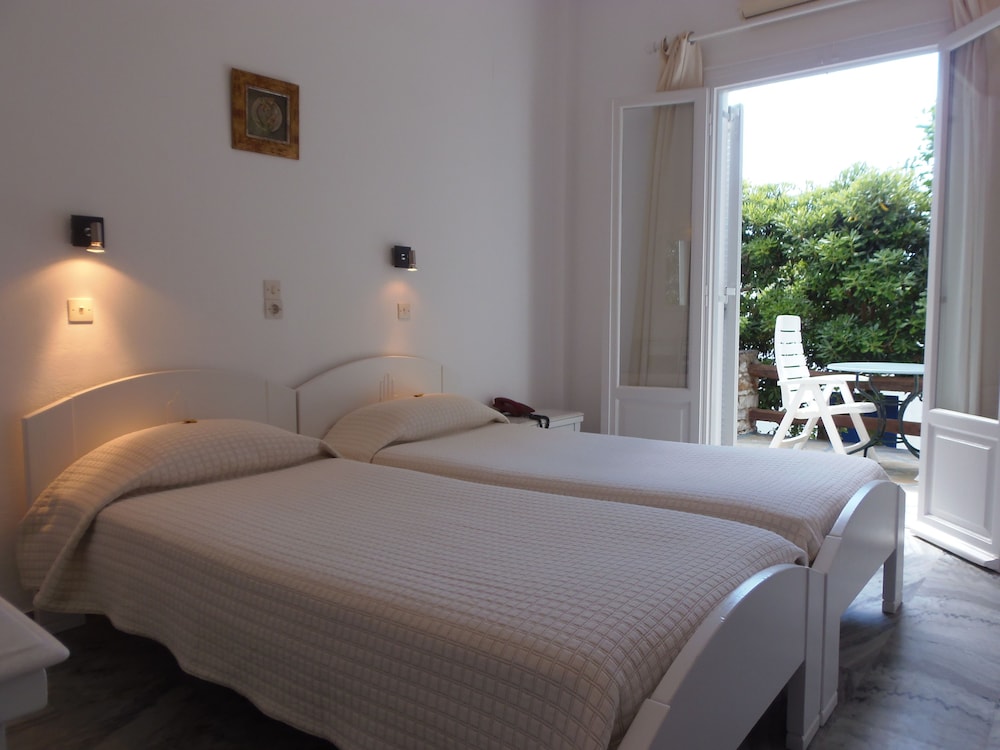 Double or Twin Room - Photo 3