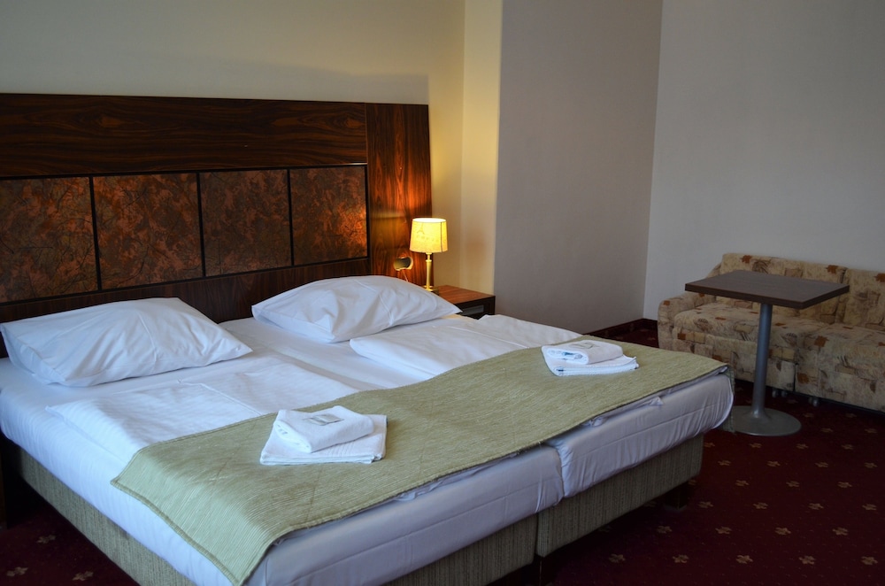 Double or Twin Room - Photo 1