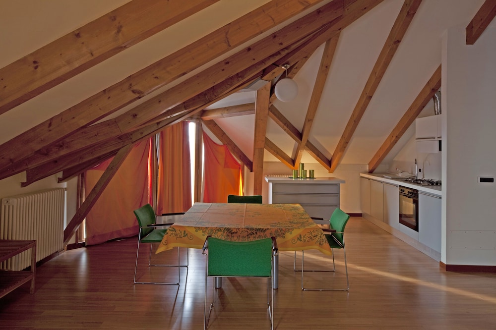 Family Suite, 2 Bathrooms, Tower photo 3