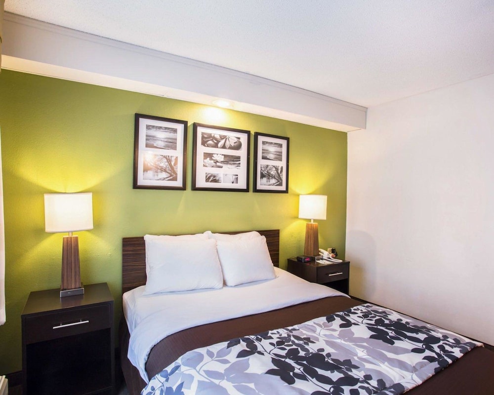 Standard Double Room, 2 Double Beds, Non Smoking - Photo 1