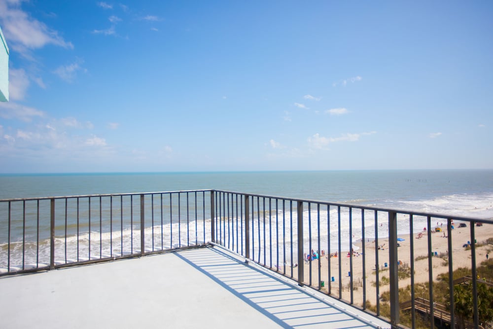 Oceanfront King Penthouse (no pets) photo 1
