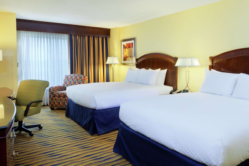 Room, 2 Queen Beds, Non Smoking - Photo 6
