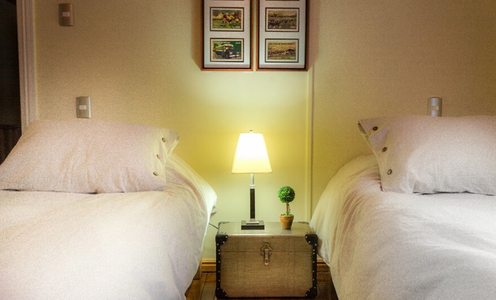 Standard Twin Room, 2 Twin Beds, Private Bathroom photo 1