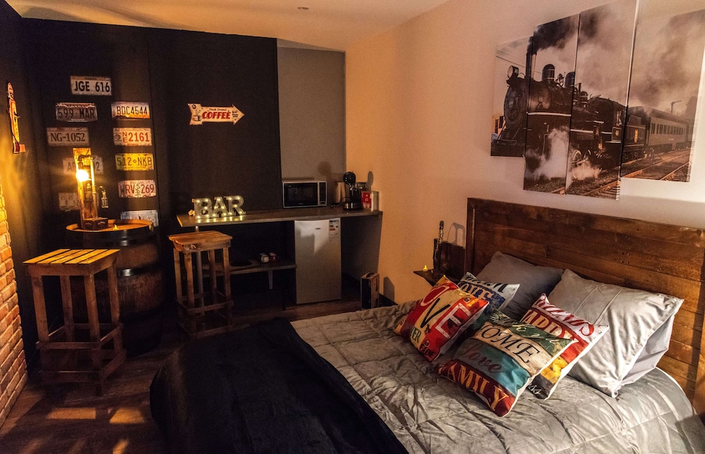 Suite, Ensuite (Berlin)
