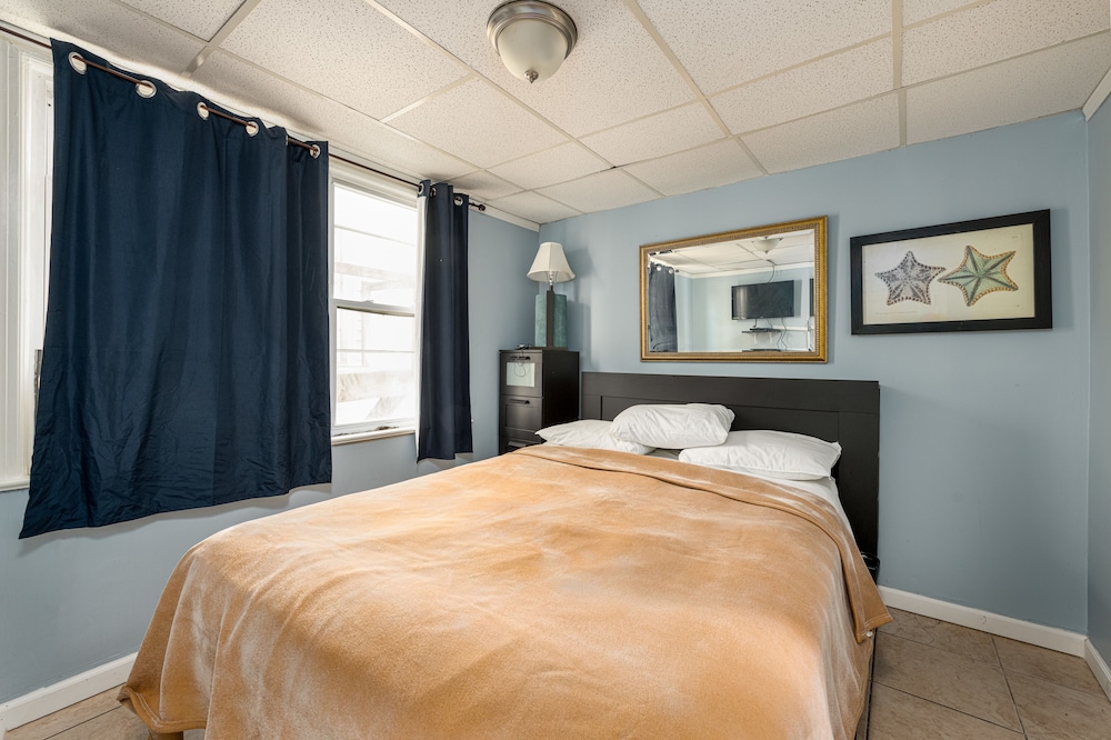 Suite, 2 Bedrooms - Photo 3