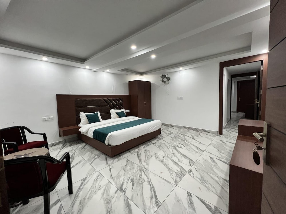 Signature Room