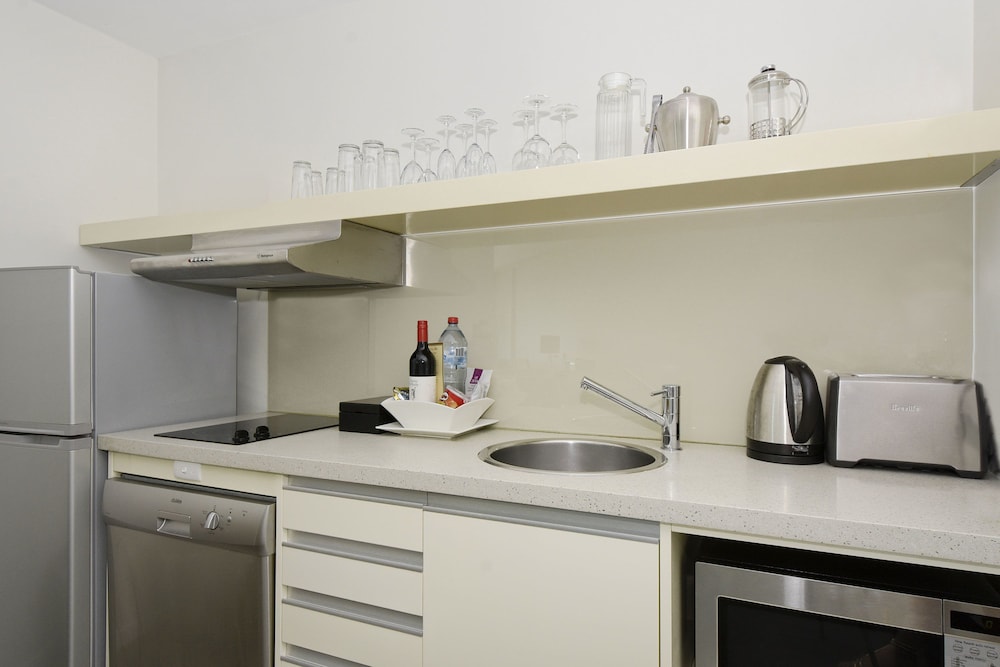 1 Bedroom City View Apartment - Photo 6