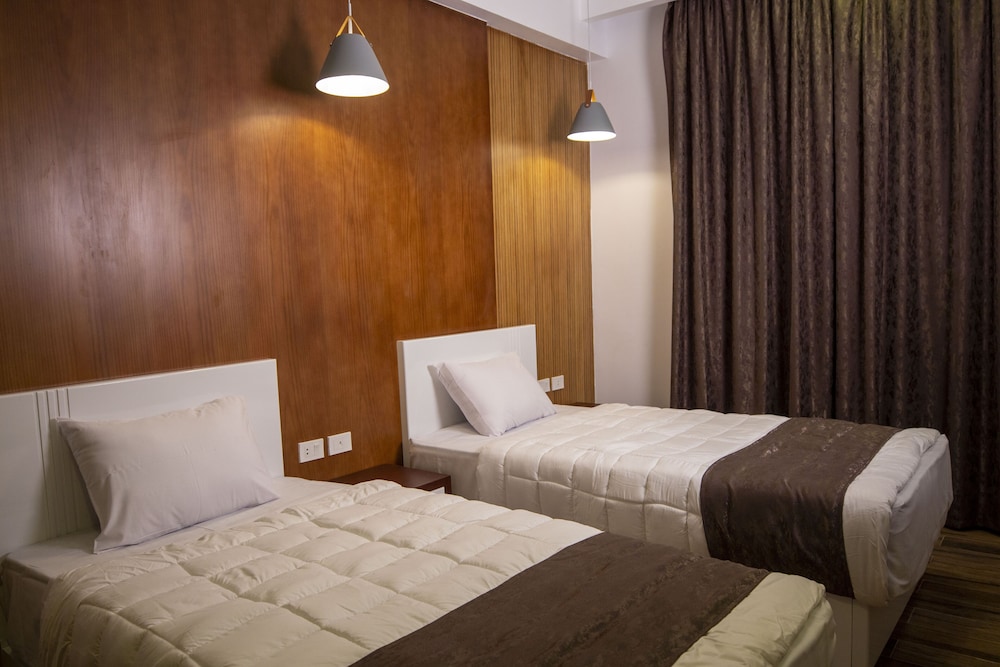 Deluxe Twin Room - Photo 2